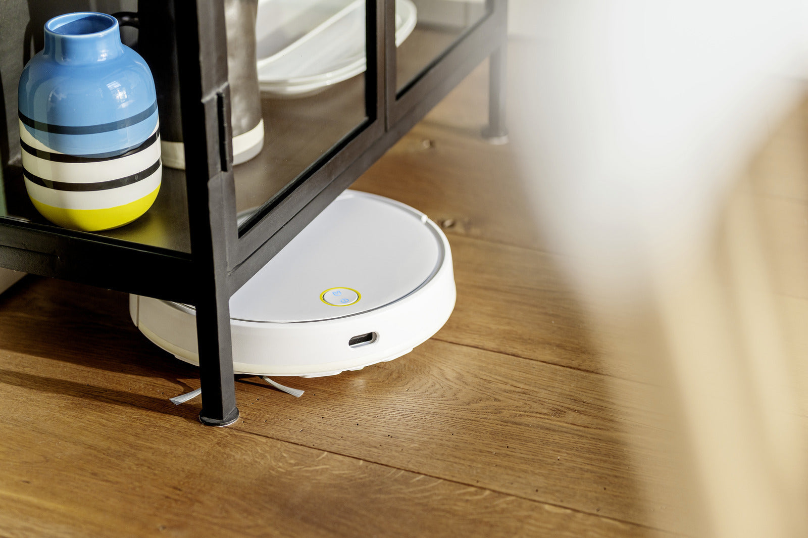 Karcher RCV 3 Haritalama ve Wi-Fi Özellikli Süpürme ve Paspaslama Robot Süpürge