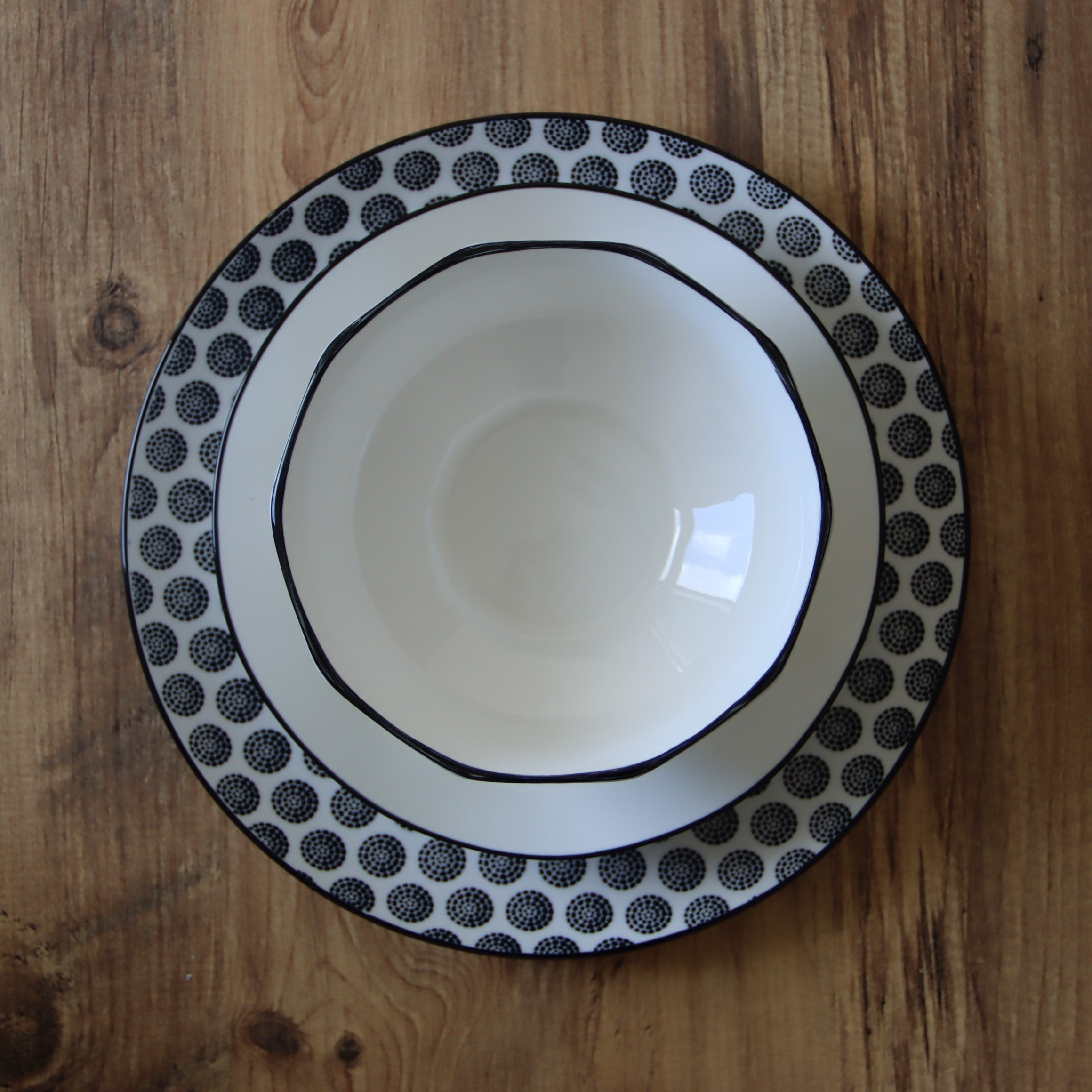 4 Kişilik 9 Parça Siyah Beyaz Işıltısı Yemek Takımı