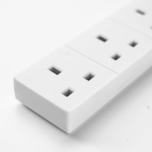 Status 4 Soketli 1m Uzatma Kablosu