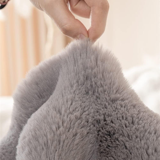 Açık Gri Tavşan Tüyü Kaymaz Kanepe Örtüsü Kılıfı