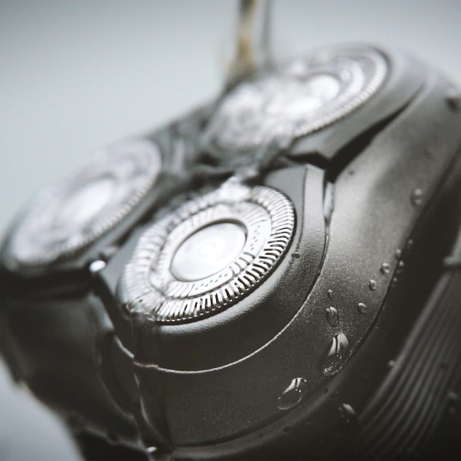 Remington R6 Aqua Kablosuz Elektrikli Tıraş Makinesi