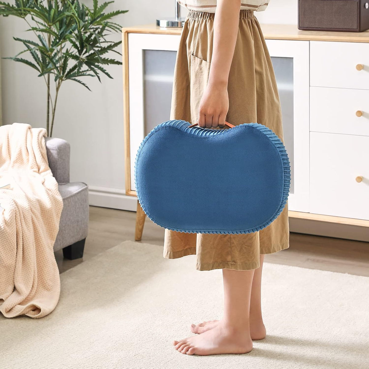 Saplı Ahşap Ayaklı 40x22 Cm Kavisli Taşınabilir Puf Lacivert