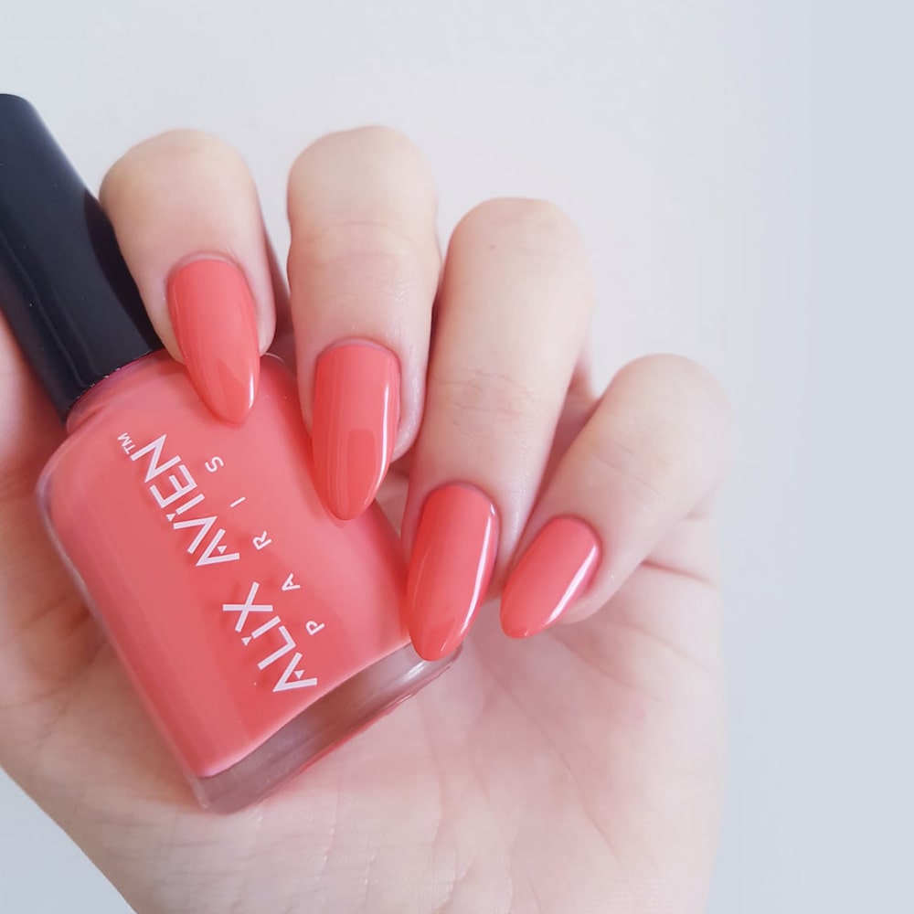 Alix Avien Somon Oje Nail Lacquer