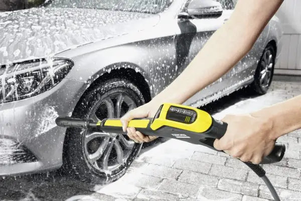 Karcher Yeni Yıl Kampanyası K5 Power Control Yıkama Makinesi + Wd5 Elektrikli Süpürge